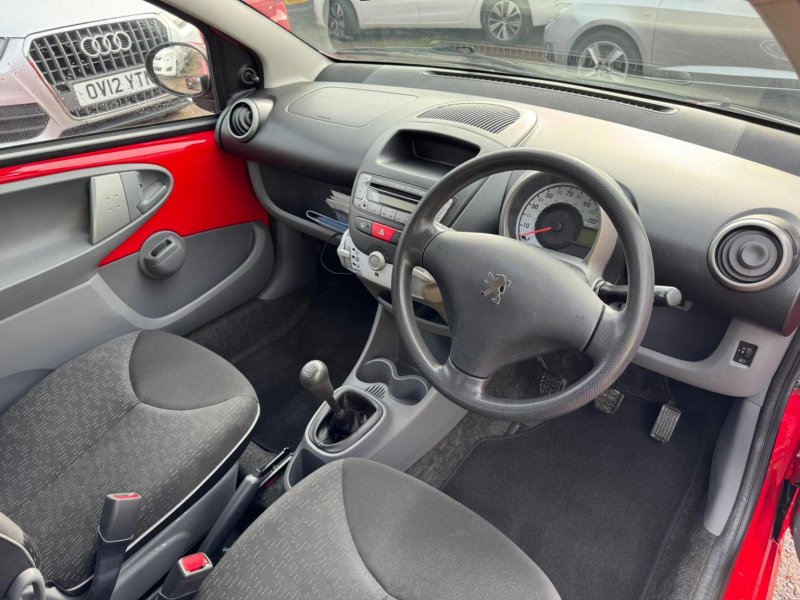 PEUGEOT 107