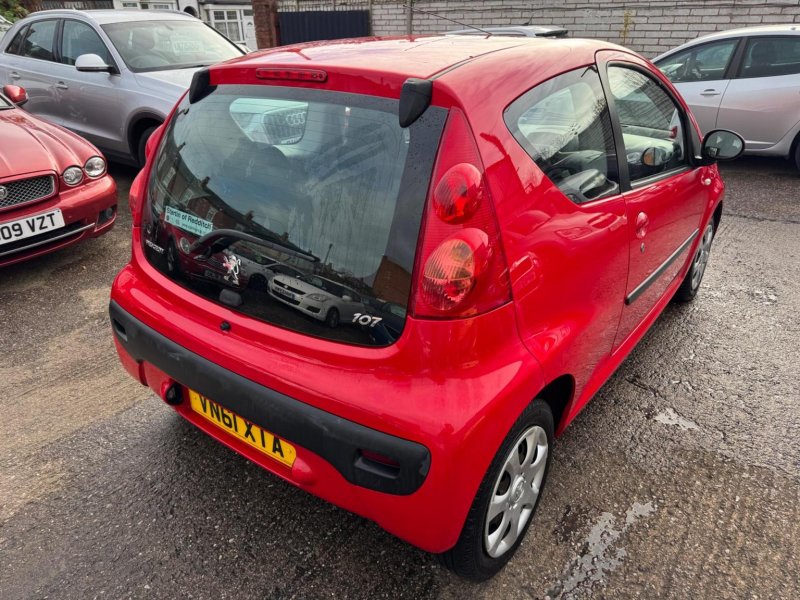 PEUGEOT 107