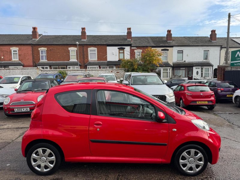 PEUGEOT 107