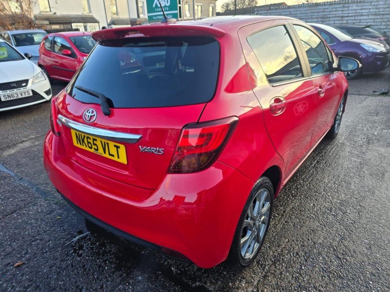 TOYOTA YARIS