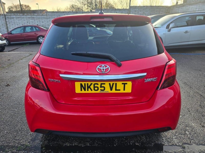TOYOTA YARIS
