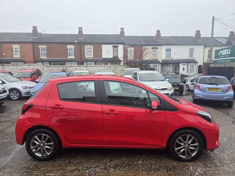 TOYOTA YARIS