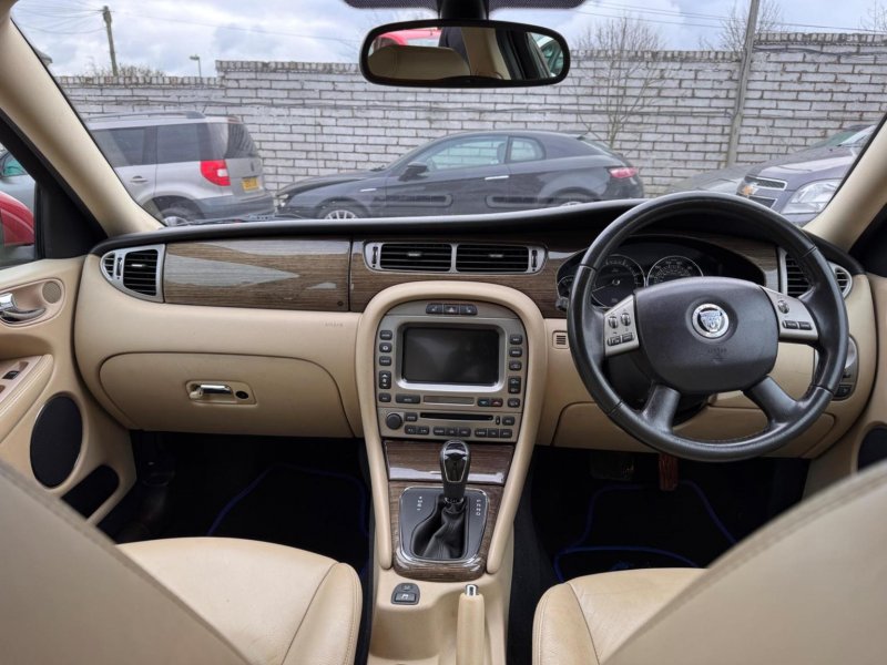 JAGUAR X-TYPE